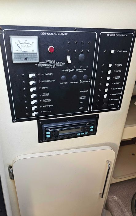 Катер Monterey 276 CR с лафетом в идеальном заводском состоянии