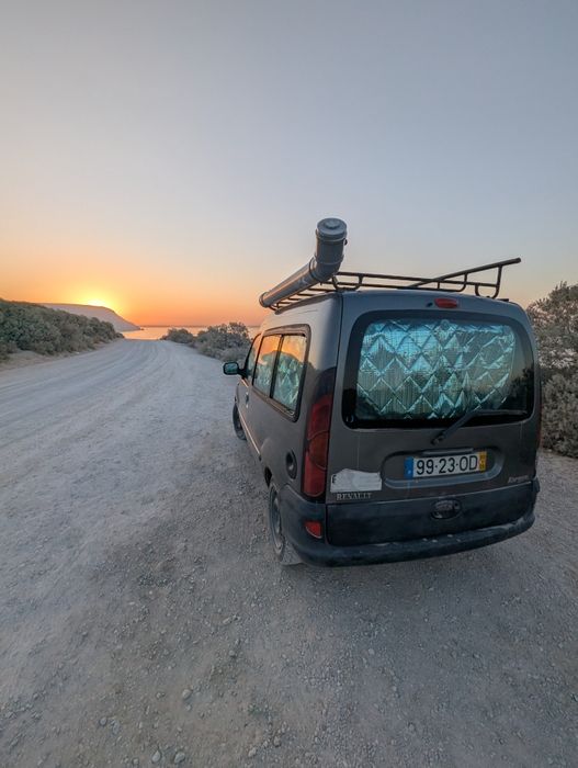 Mini Camper – Renault Kangoo 1999 – Perfeito para explorar Portugal