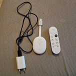 Chromecasta 4K (Chromecast z Google TV 4K, model GZRNL)