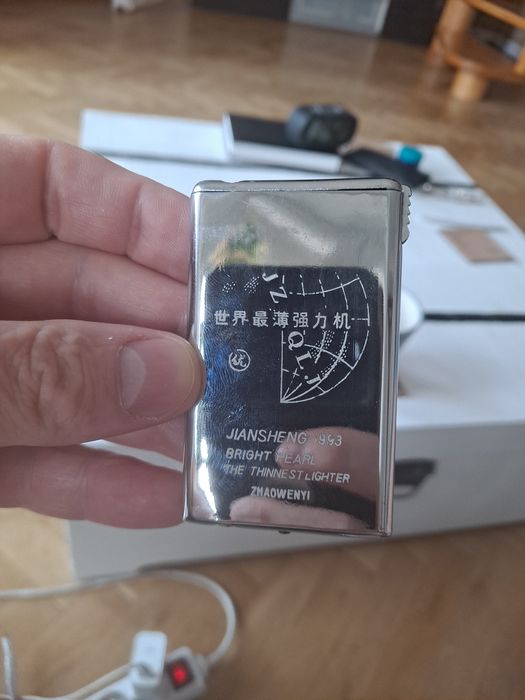 Zapalniczka Jiansheng 1993 cienka