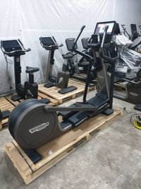 Лучший орбитрек Technogym Cross Artis Unity