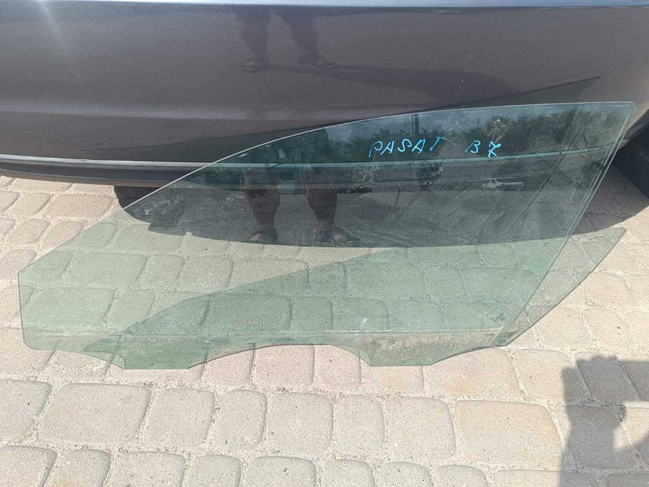 Переднє ліве вітрове шкло Passat B7 USA