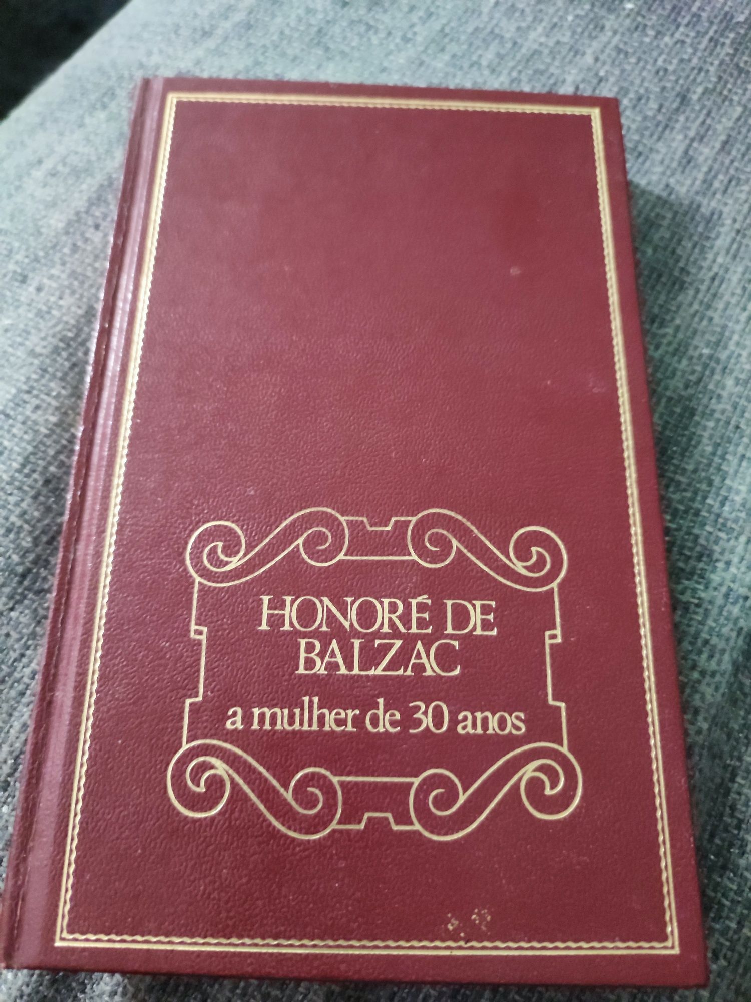 Livro de capa dura de Honoré Balzac