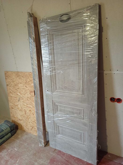 Комплект дверей (двері, коробка, обналічка) 200х80см.