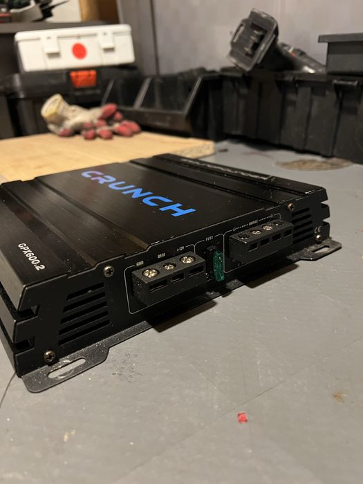 Wzmacniacz Crunch 600wat 2 kanałowy 4 om