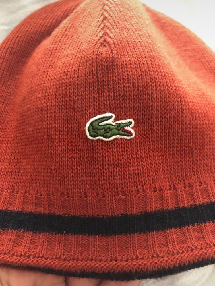 Gorro lacoste feminino