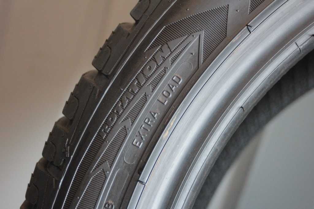 245/40/18 Goodyear UltraGrip Performance 245/40 R18