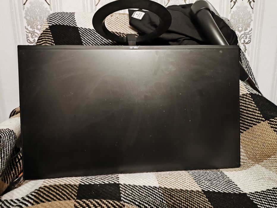 Продам Asus VZ24EHE