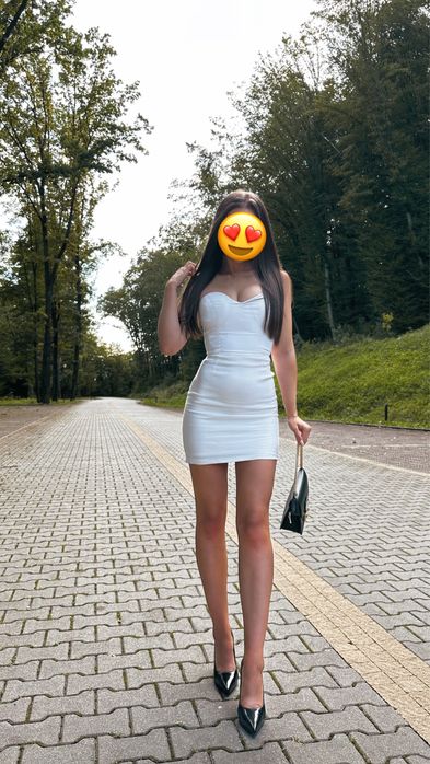 Нереально гарне плаття силуетне біле