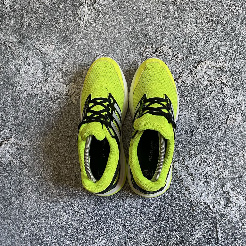 Яскраві оригінальні чоловічі кросівки від adidas , салатові адідаси