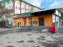 Продаж склад магазин з орендарями на Максима Шимка
