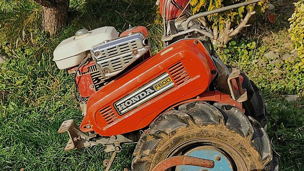 Honda F600 – traktorek jednoosiowy, mocny, kompletny zestaw