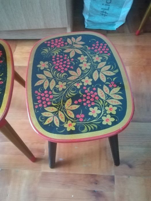 Ręcznie malowany stoleczek