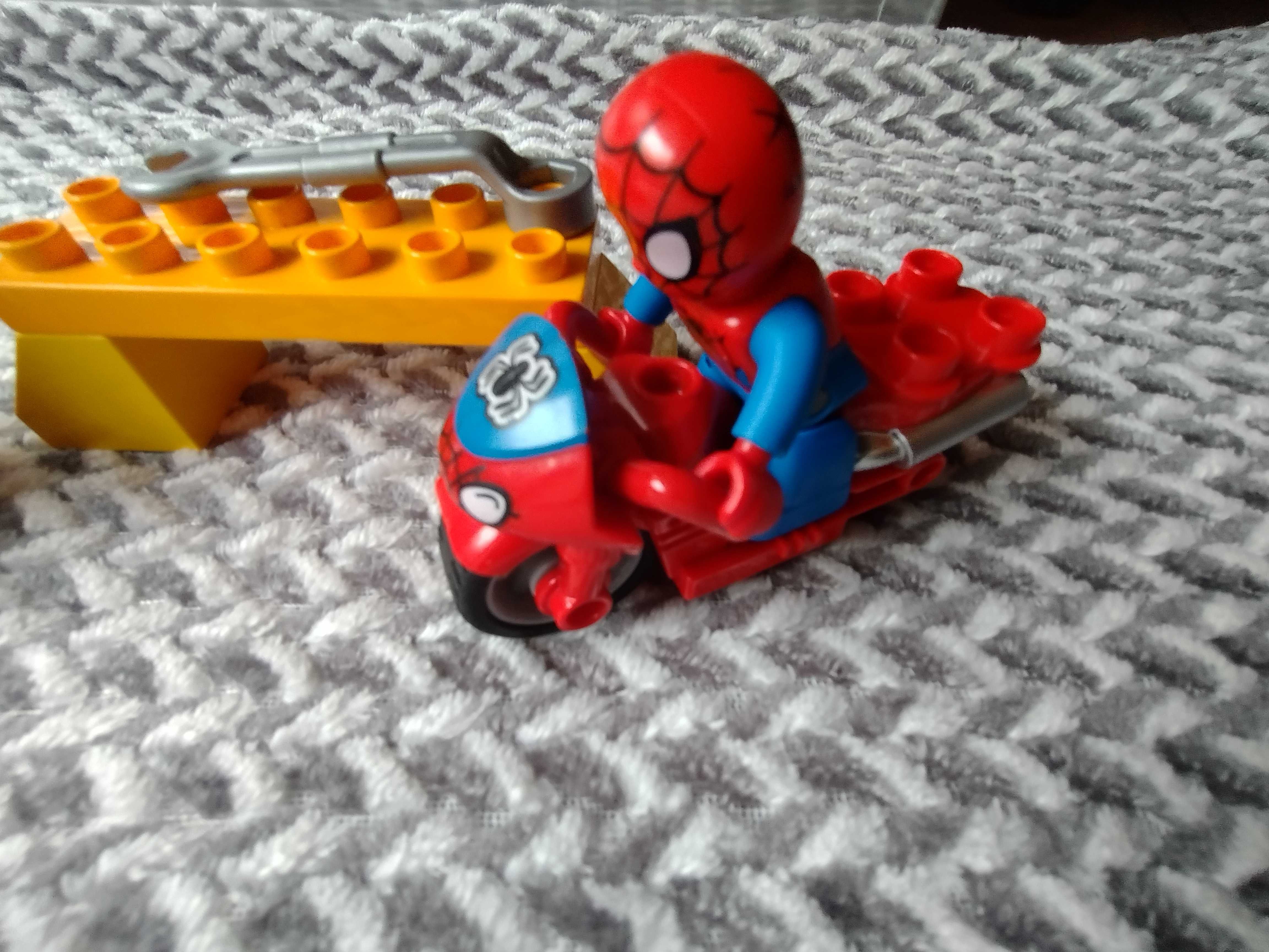 Lego Duplo 10607 Motocyklowy warsztat Spider Mana Spiderman