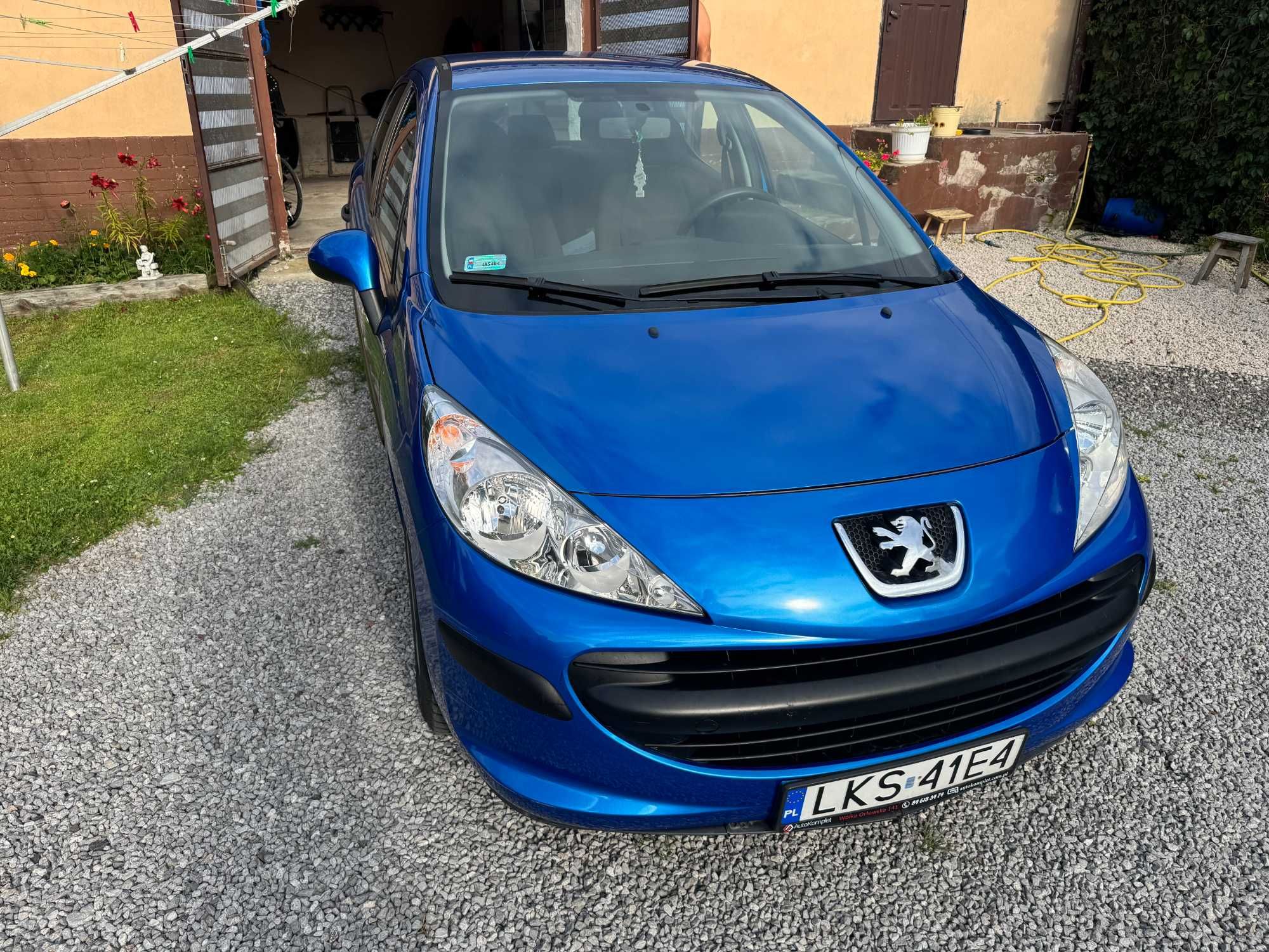 Sprzedam Peugeot 207 1.4 benzyna 2007 rok 75 tys km
