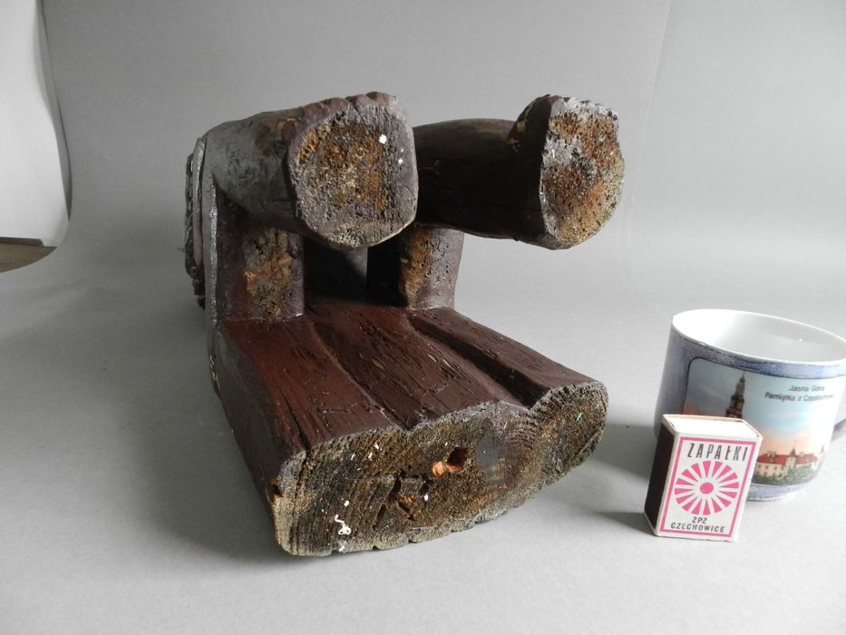 duża drewniana figura Chrystus Frasobliwy do kapliczki , sygnowany,