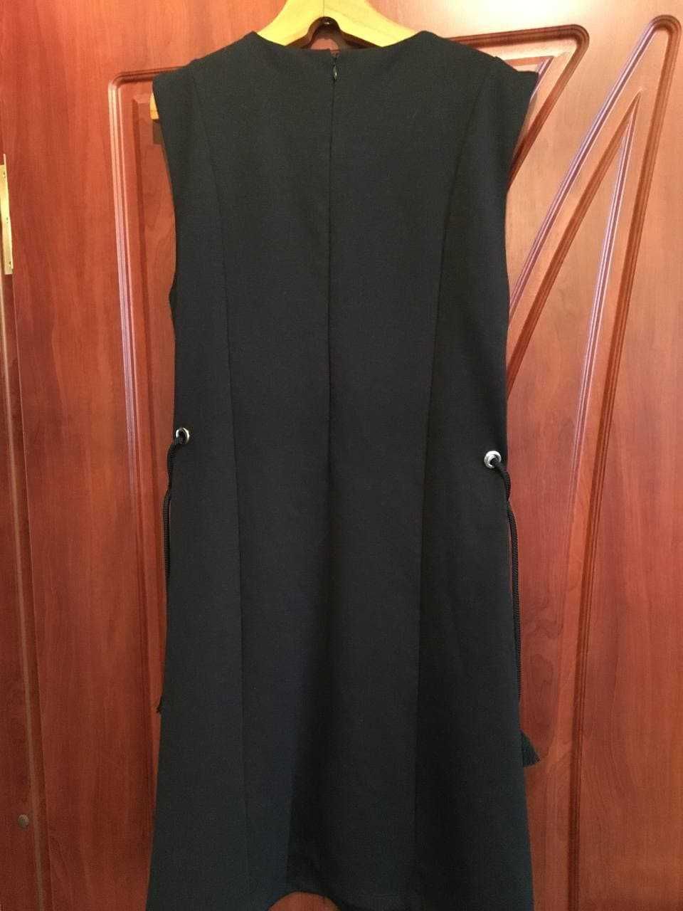 Черное платье от Colin's