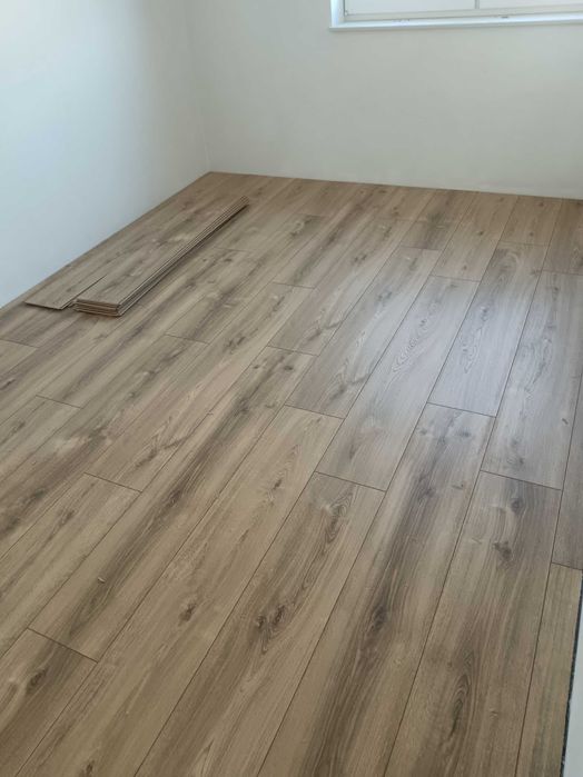 Układanie Paneli , podłóg winylowych , sprawnie , niedrogo .