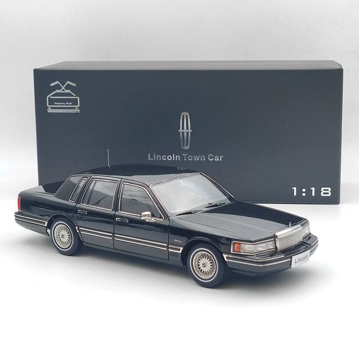 Model lincoln town car 1:18