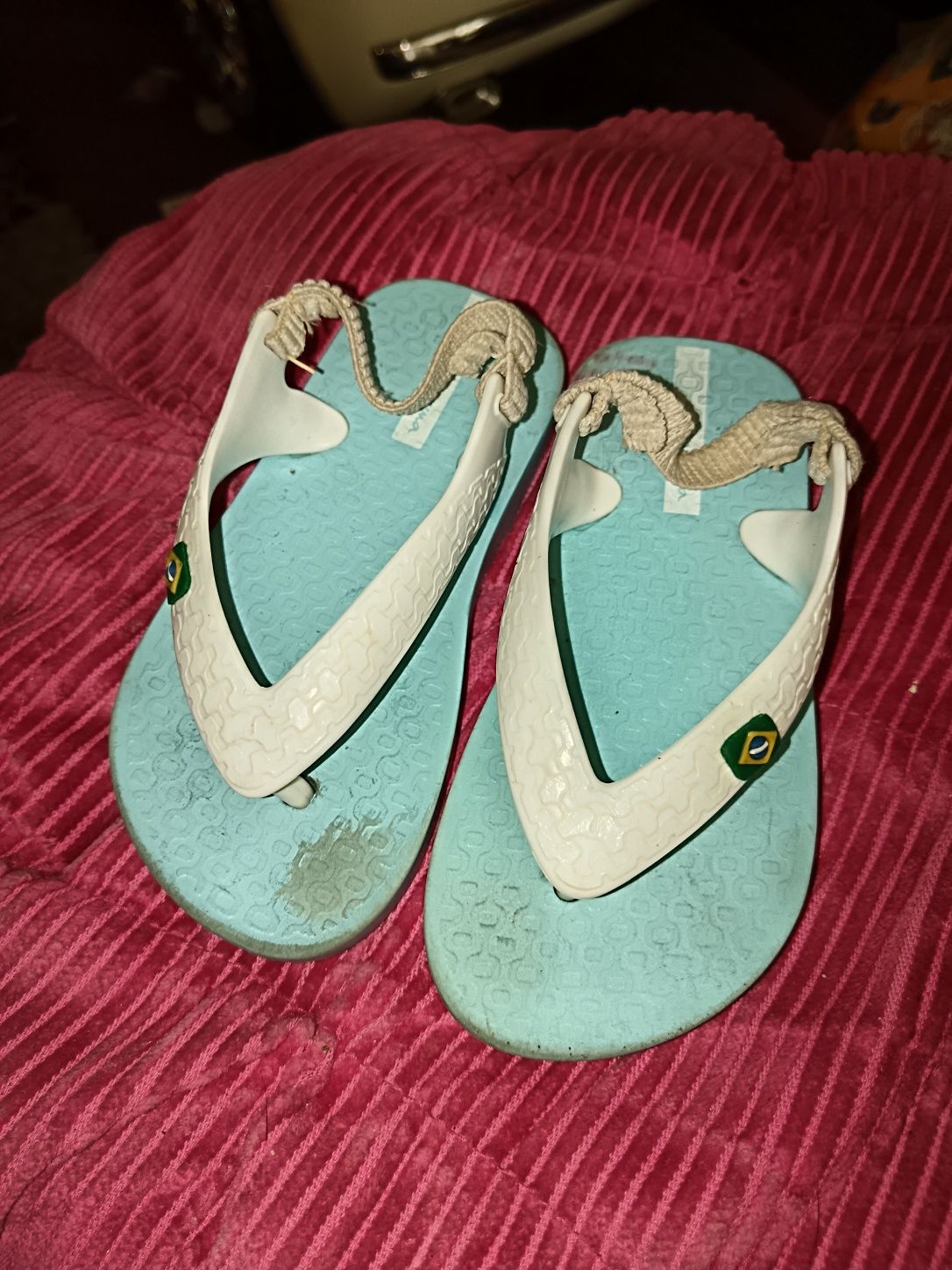 Chinelos e sandalias