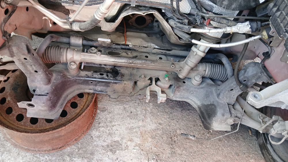 Charriot frente FORD Focus IV