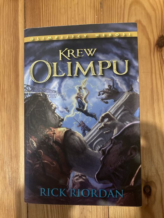 Krew Olimpu V tom Olimpijskich herosów Ricka Riordana