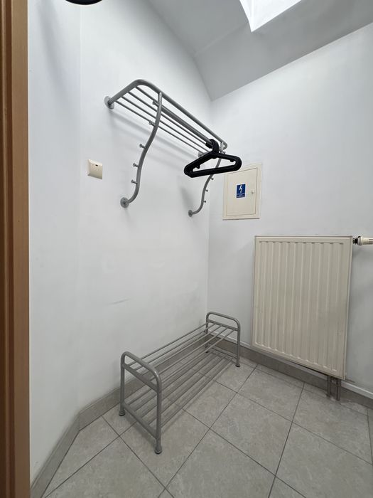 Wieszak na ubrania i stelaz na buty