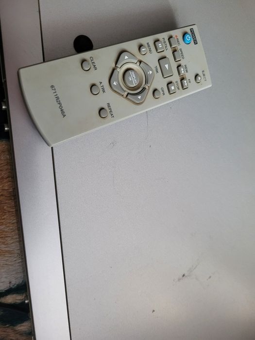 Відеомагнітофон LG L418