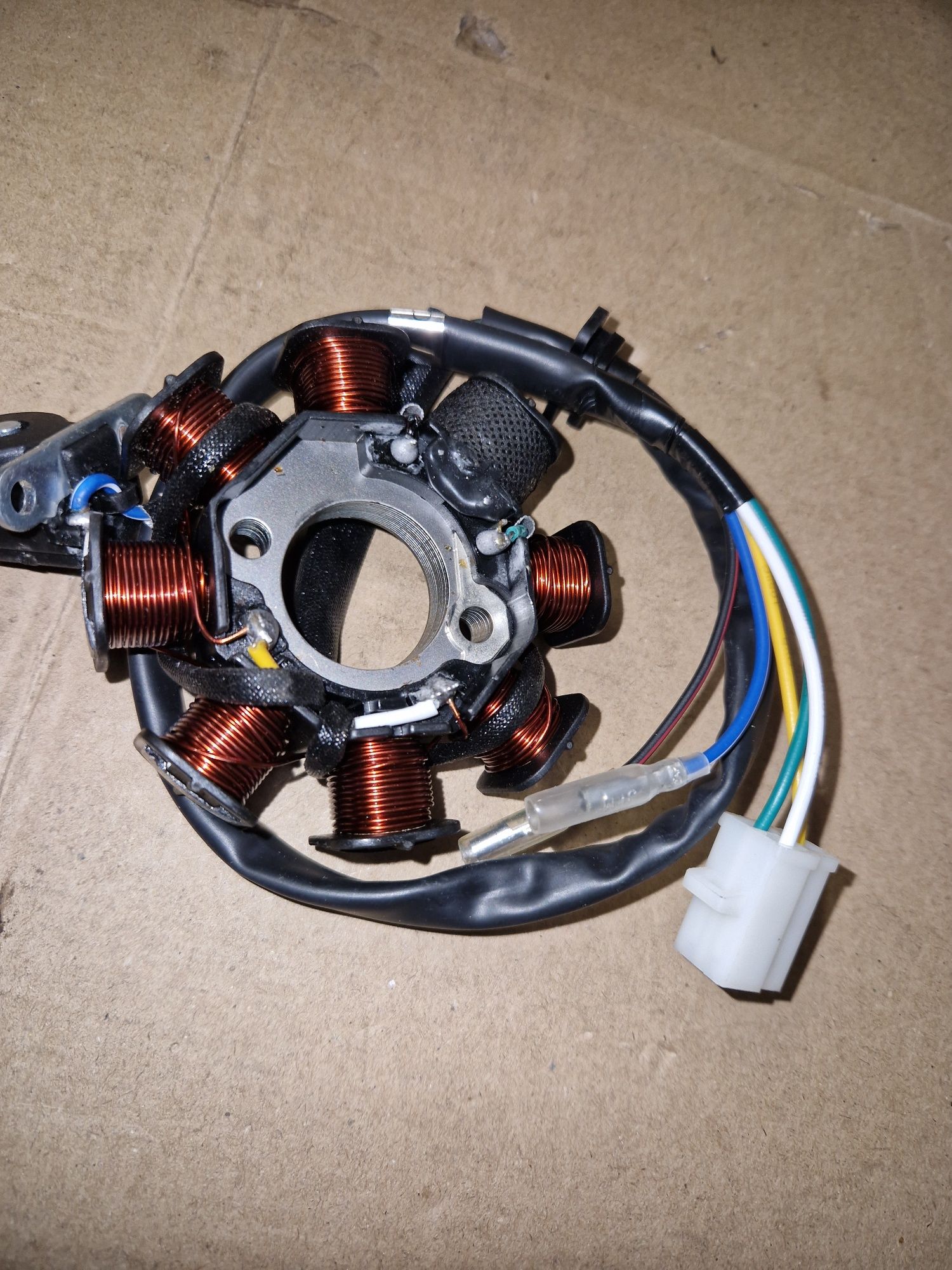STATOR iskrownik 8 CEWEK 125 GY6 4T