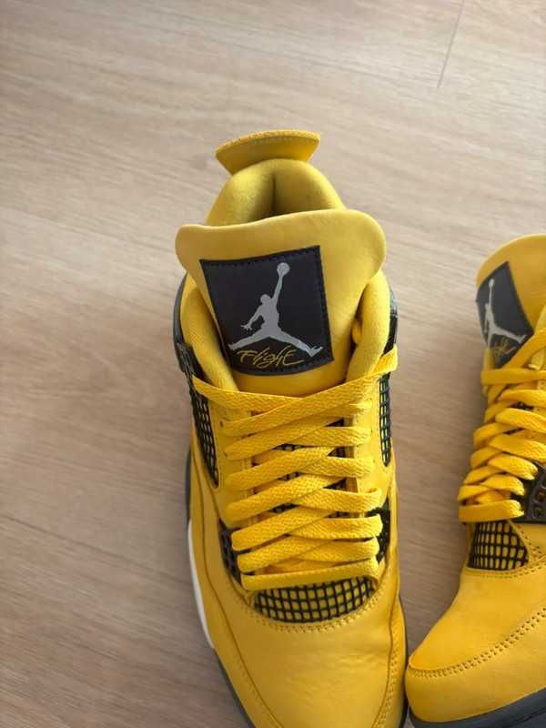 Jordan 4 Retro Lightning R.44