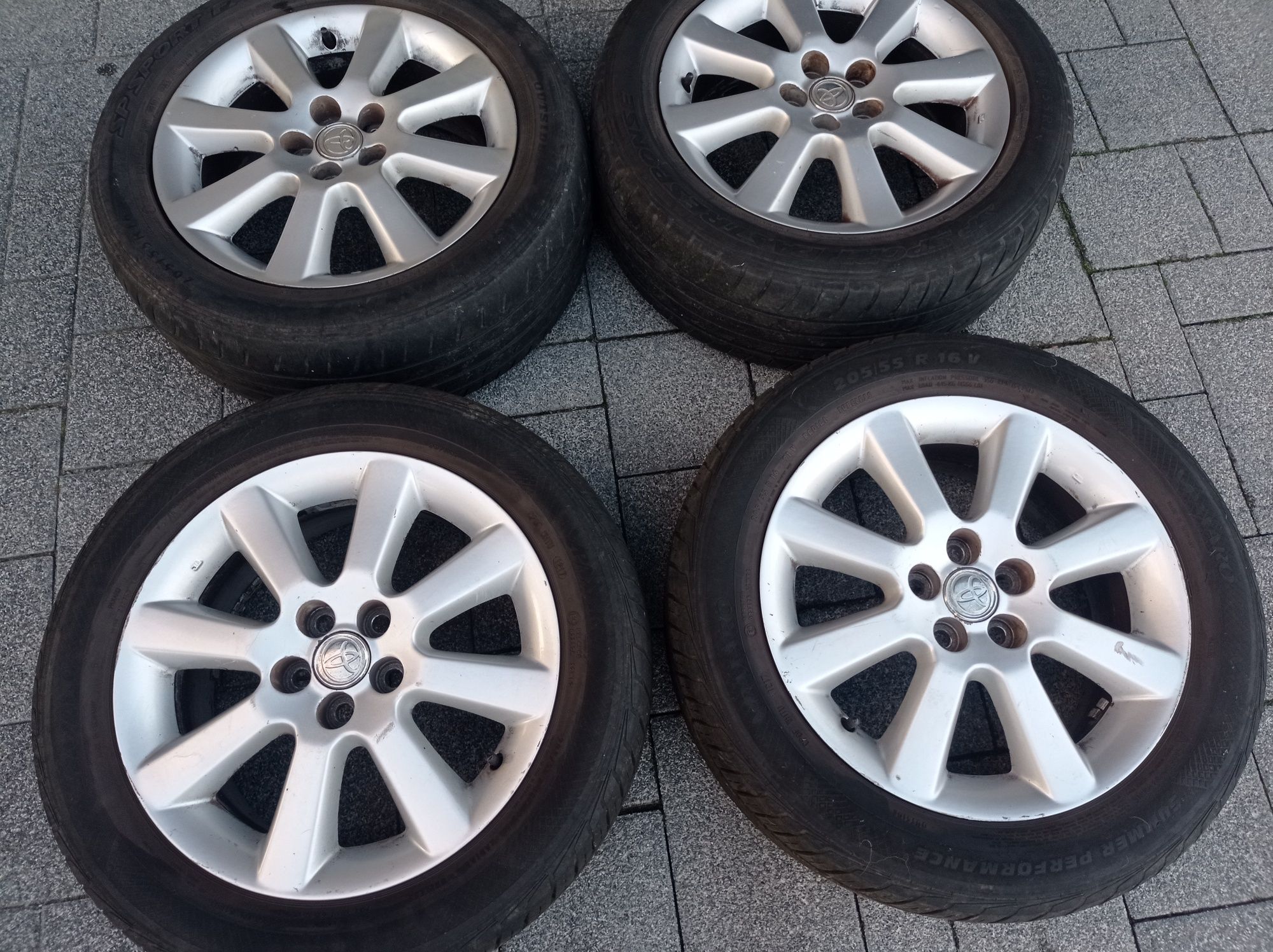 Alufelgi toyota oryginalne 16" + opony