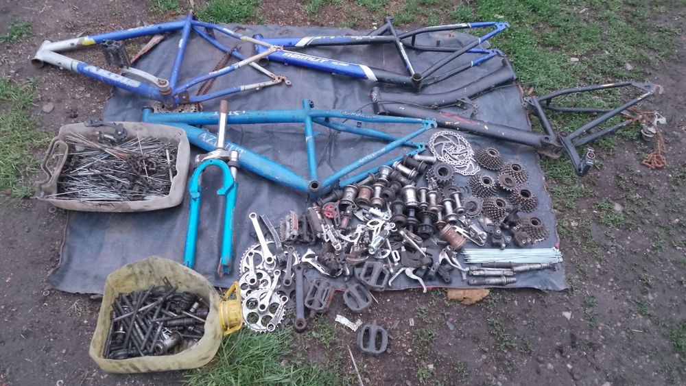 Продам велорами .