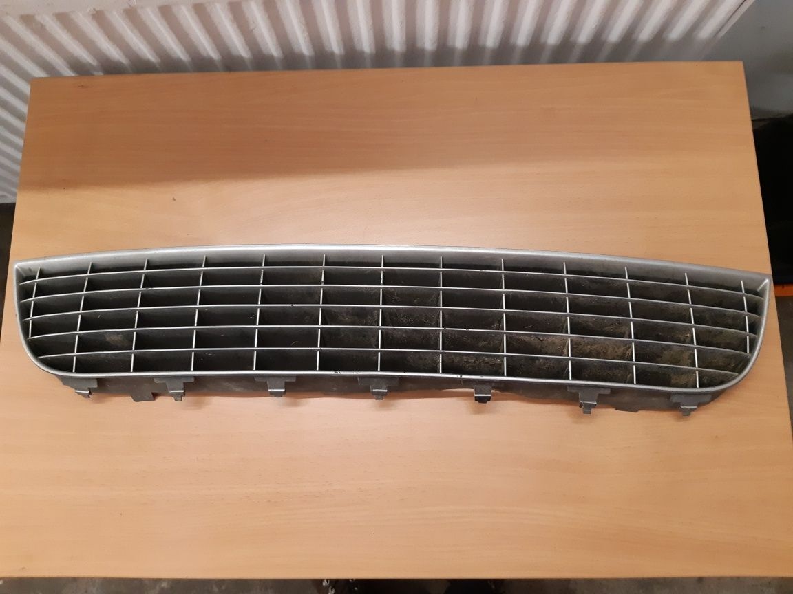 KRATKA atrapa zderzaka Fiat Grande Punto
