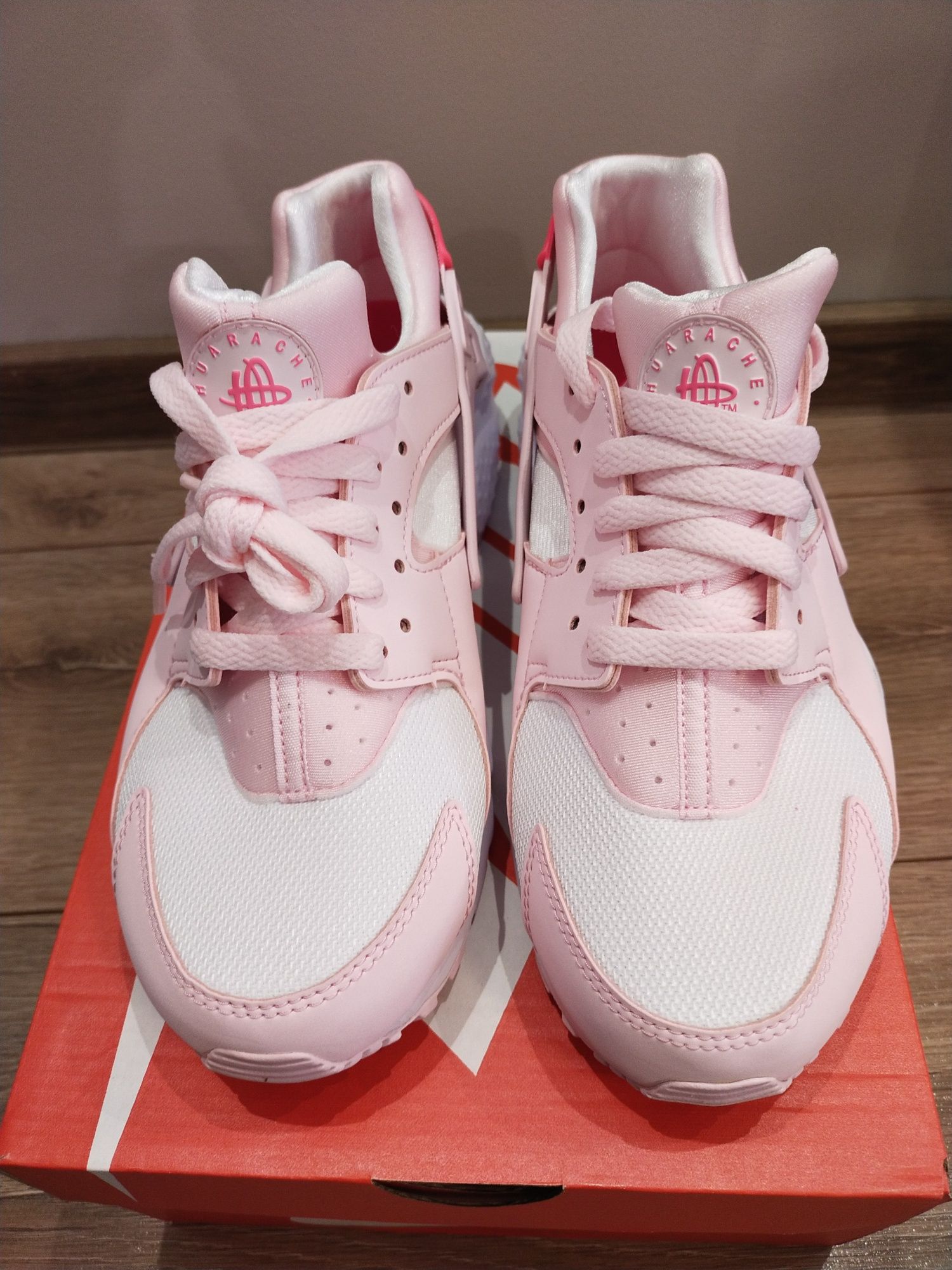 Damskie buty Sneakersy różowe Nike Huarache Run, rozmiar 39