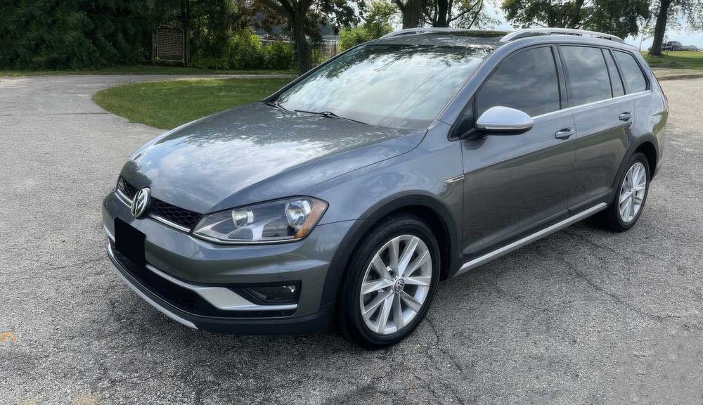 Volkswagen Golf      2017