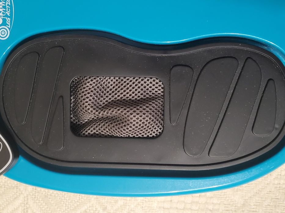 Masażer wibracyjny do stóp nóg Gymform Leg Action