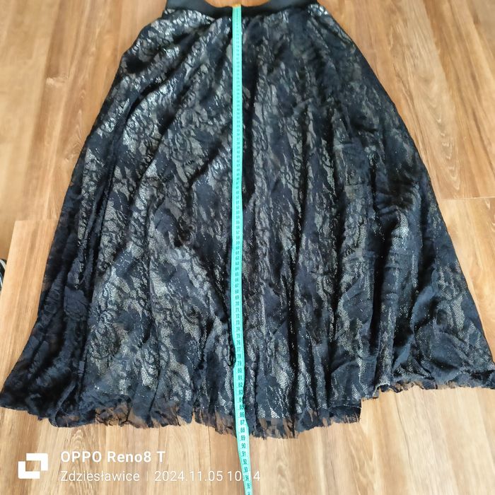 Spódnica koronkowa - czarna srebrna błyszcząca podszewka