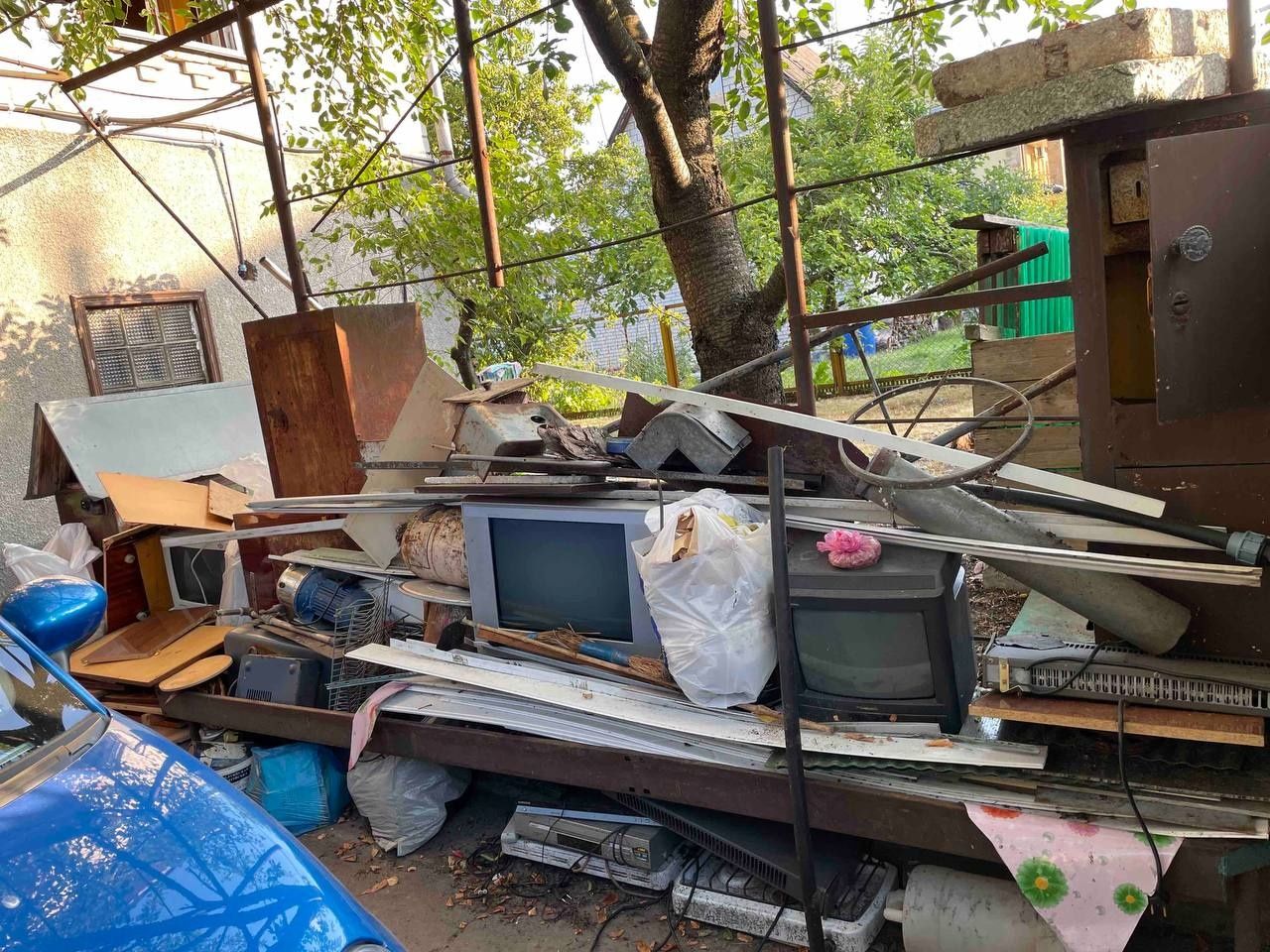 Вивіз сміття мотлоху дивану меблів Львів Сихів Левандівка Боднарівка