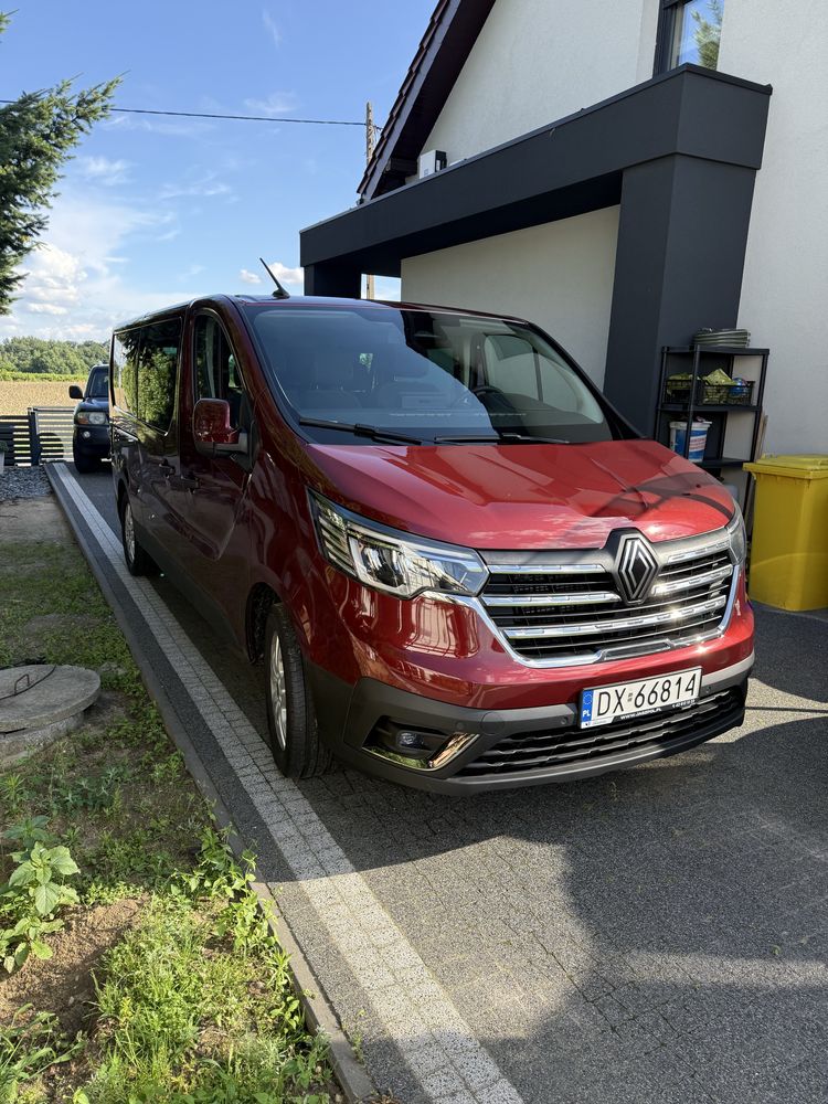 Wynajem busów 8 i 9 osobowych