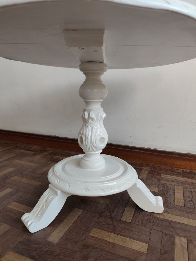 Mesa de apoio vintage restaurada em madeira maciça