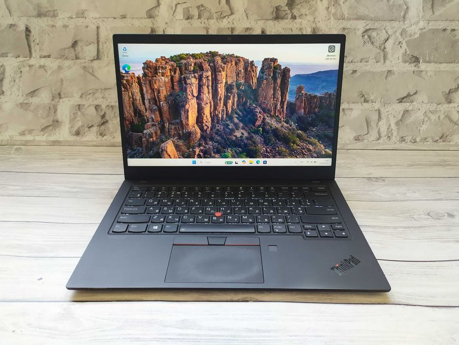 Ультрабук Lenovo X1 Carbon 7 Gen FHD IPS i5-8265U/8GB/256GB SSD NVMe