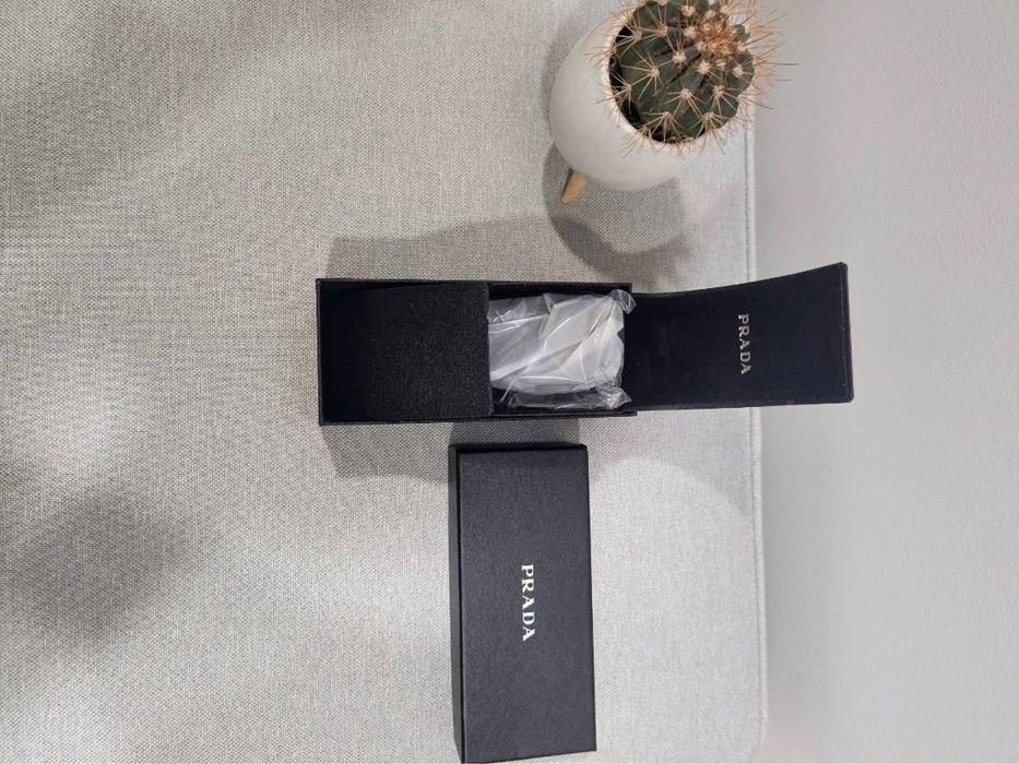 Okulary przeciwsłoneczne PRADA