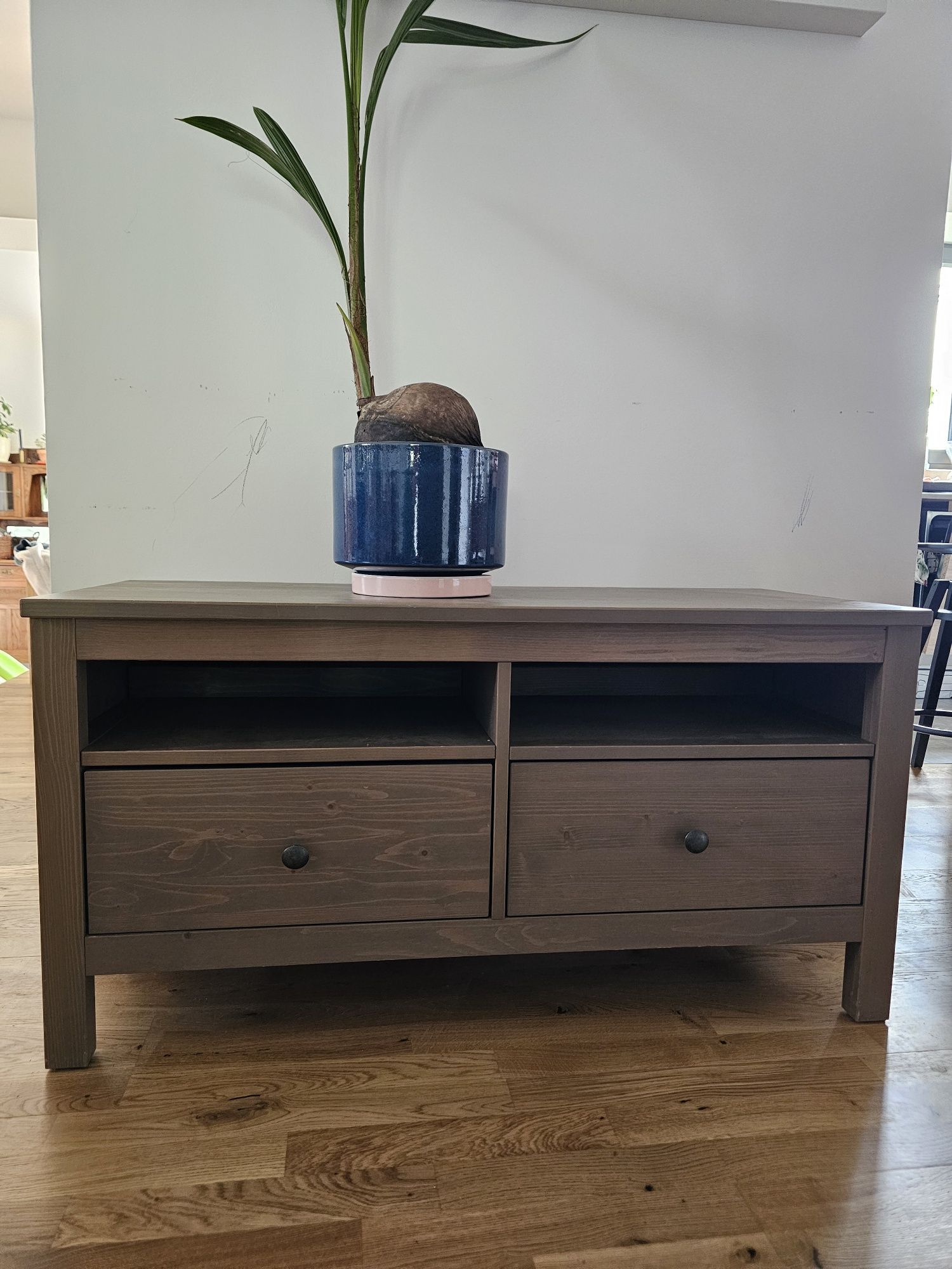 Szafka pod rtv półka regał komoda ikea drewniany ikea hemnes 110x46x57