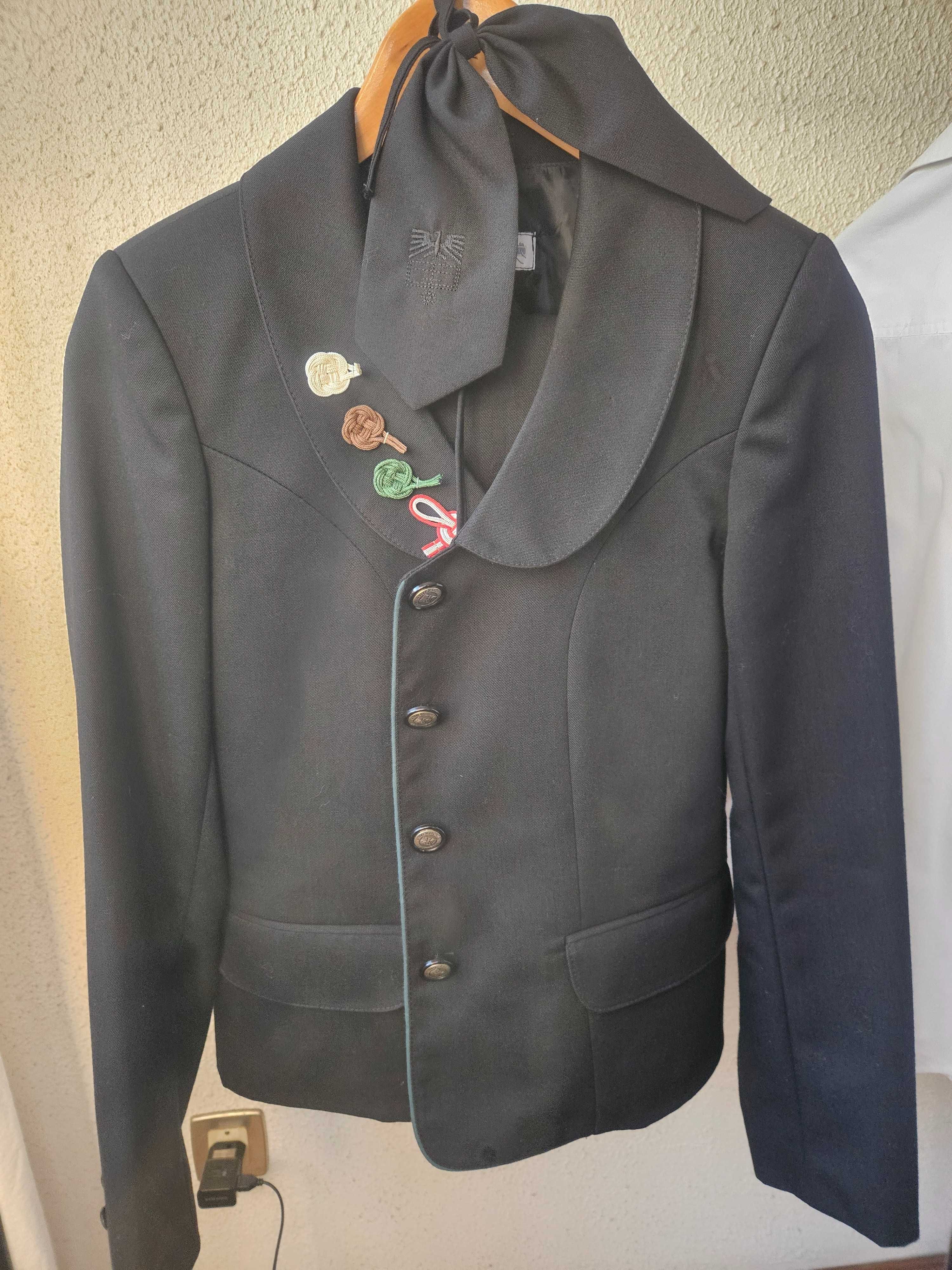 Traje feminino Univerdade de Aveiro