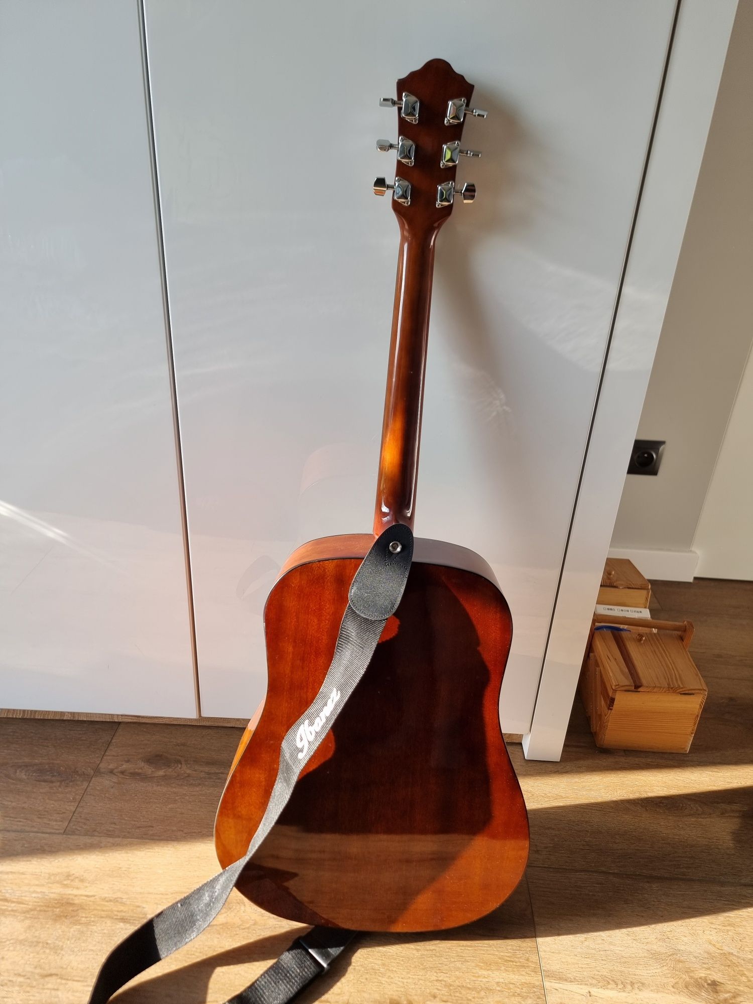 Gitara akustyczna ibanez