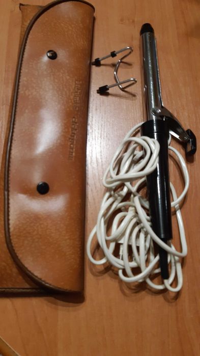 Lokówka elektryczna do włosów.