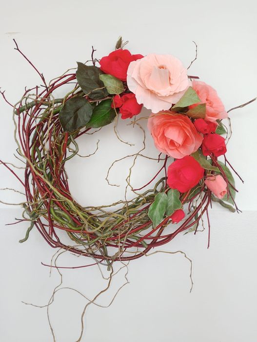 Wianek dekoracyjny z kwiatami z wierzby płaczącej - całoroczny