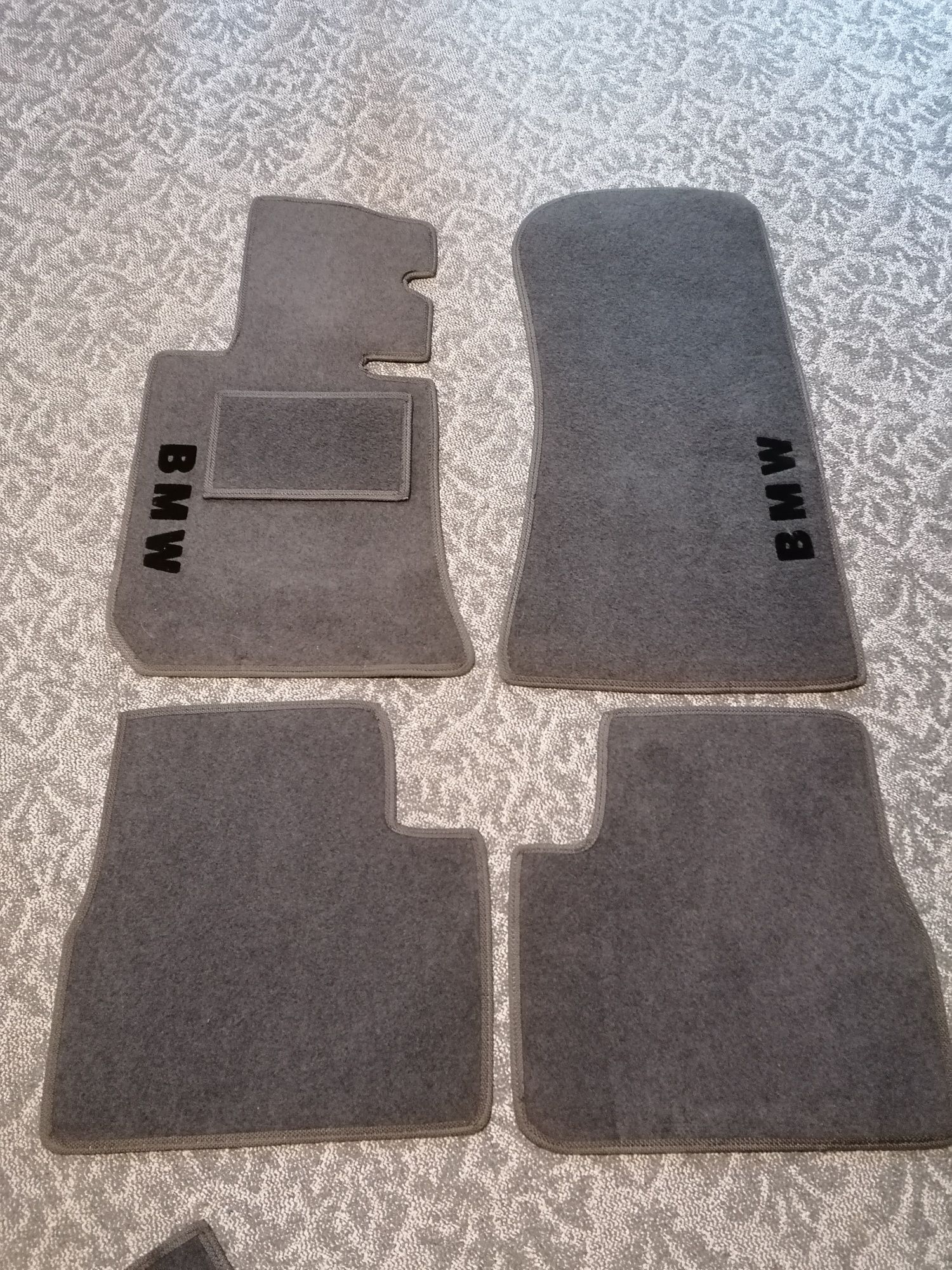 Ворсовый комплект ковриков на BMW E30