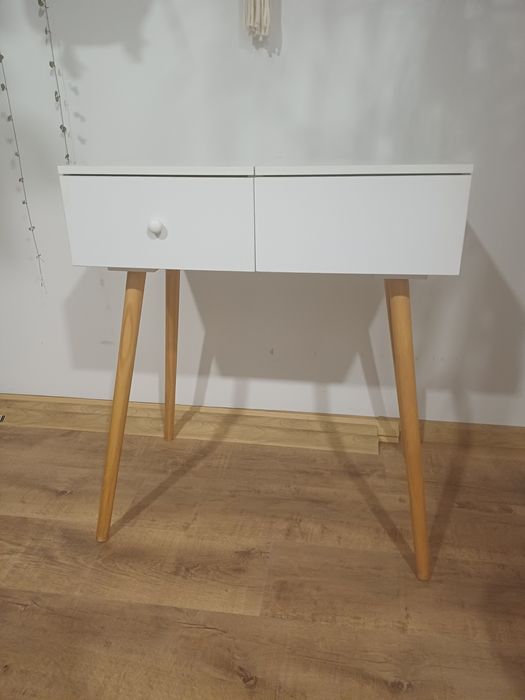 Sprzedam toaletkę do makijażu