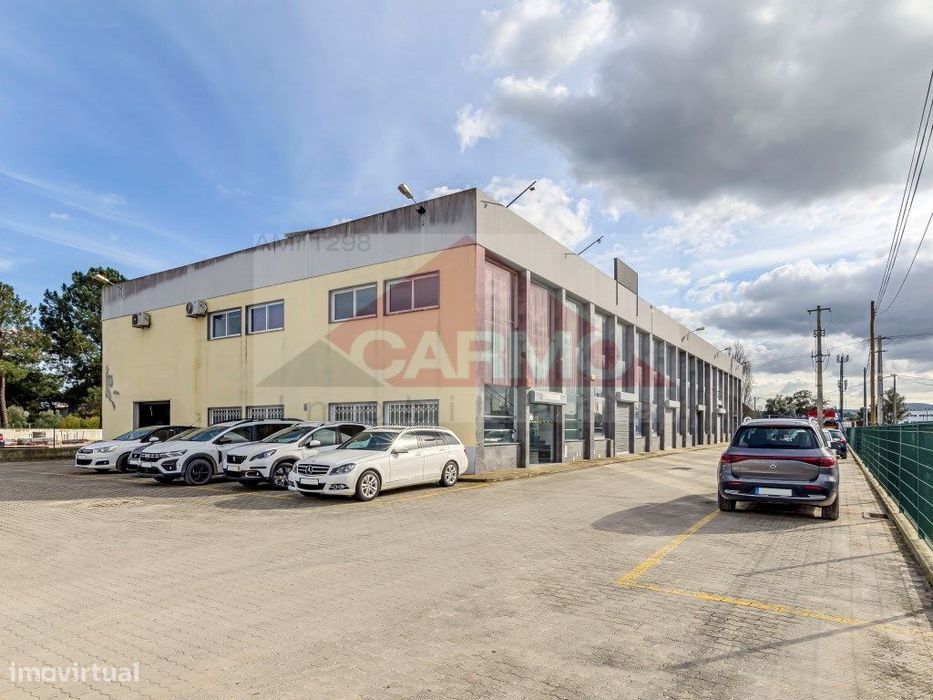 Armazém de 2 pisos para Comércio e Serviços (Negociável!)